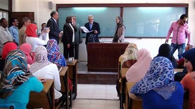 جامعة المنيا تكرم أوائل كلية السياحة والفنادق