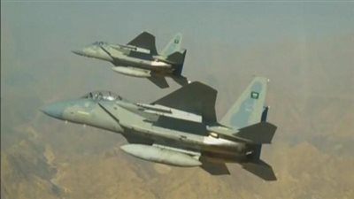 طيران التحالف يستهدف مخازن صواريخ وقوارب للحوثيين في تعز باليمن