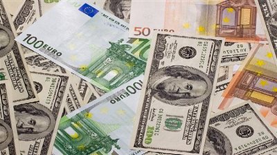 إحباط تهريب مبالغ مالية إلى الإمارات بمطار القاهرة