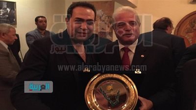محافظ جنوب سيناء يمنح 