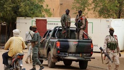 مسلحون يهاجمون فندقا ويحتجزون رهائن بالعاصمة المالية باماكو