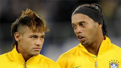 رونالدينيو يشجع نيمار على الانتقال للدوري الإنجليزي