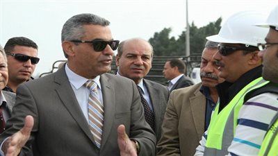 وزير النقل يتفقد طريق 