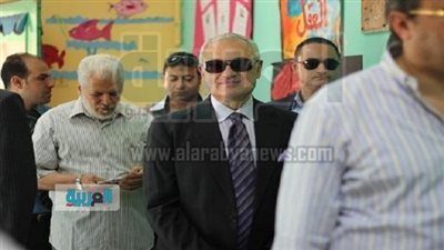 وزير السياحة يدلي بصوته في الزمالك 