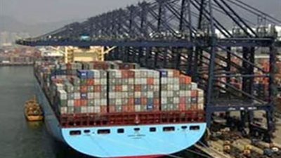 جمارك العين السخنة تحبط محاولة تهريب شحنة عطور قادمة من الإمارات