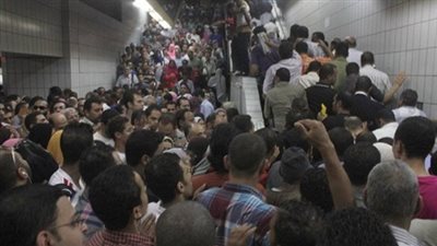 إعادة طفل تائه لوالده بمحطة مترو الشهداء 