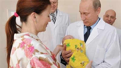 تسمية طفلة روسية حديثة الولادة 