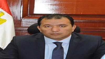 محافظ الأقصر يتفقد عددًا من المشروعات بمدينة طيبة