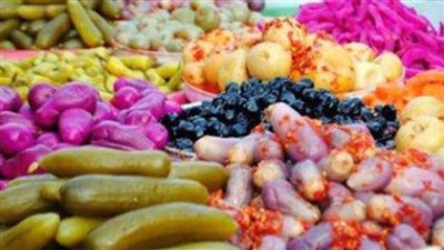 ضبط مصنعي طحينة ومخللات بدون ترخيص في البحيرة