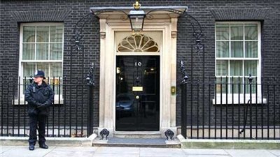 الآلاف يتظاهرون أمام داوننج ستريت ضد قصف 