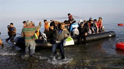 البحرية اللبنانية توقف مركبا على متنه 12 يحاولون الهرب لتركيا