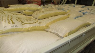 ضبط 2.5 طن دقيق فاخر قبل بيعها بالسوق السوداء في المطرية 