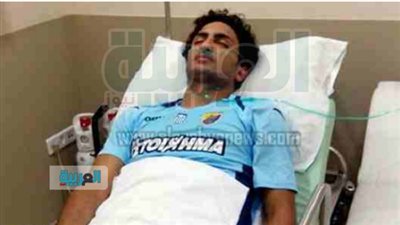 خروج عمرو وردة من مباراة فريقه في سيارة إسعاف