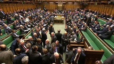 لجنة الشؤون الخارجية بالبرلمان البريطاني تصوت ضد قصف 