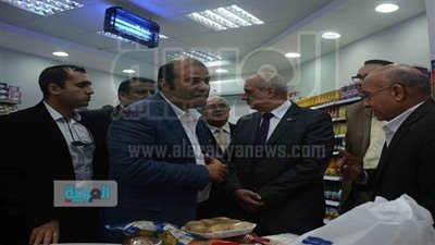اليوم.. وزير التموين يفتتح منافذ جديدة لبيع السلع الغذائية