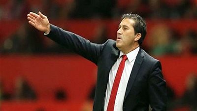 بيسيرو يعقد جلسات ثلاثية مع لاعبي الأهلي في الإمارات