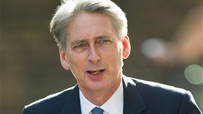 هاموند: سنبدأ قصف داعش في سوريا غدًا حال موافقة البرلمان