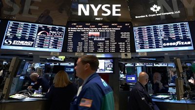 تصريحات المركزي تعصف بالأسهم الأوروبية وترفع اليورو لمستويات قياسية