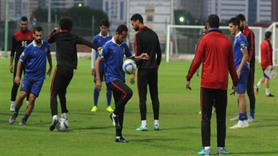 الندية والحماس عنوان المران الختامي للأهلي استعدادًا للصفاقسي