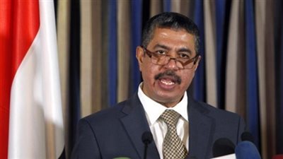 رئيس وزراء اليمن يدعو مواطنيه للعمل بروح الفريق 