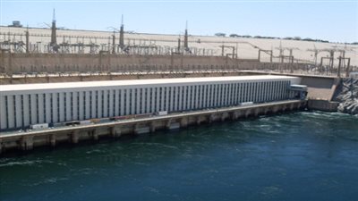 أدباء مصر ينظمون وقفة أمام السد العالي لدعم السياحة