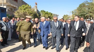 بالصور.. تشييع جثمان شهيد القوات المسلحة بقنا