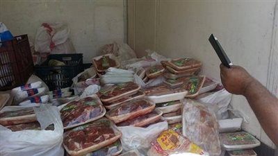 ضبط 2 طن لحوم فاسدة داخل مصنع بالمرج 