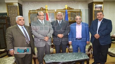 محافظ السويس يلتقى أعضاء البرلمان لبحث مشاكل المواطنين