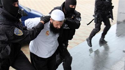 السلطات الأمريكية تعتقل رجلًا بتهمة تجنيد أشخاص للالتحاق بـ