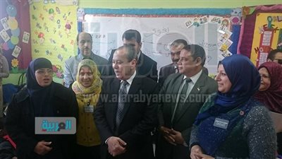 بالصور.. محافظ دمياط ووكيل التعليم يتفقدان مدرسة اللغات التجريبية