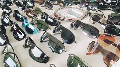 ضبط 5650 نظارة طبية وشمسية مجهولة المصدر بالمرج