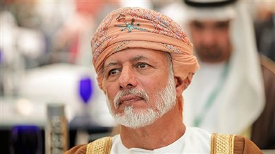 وزير الخارجية العماني يبحث مع 