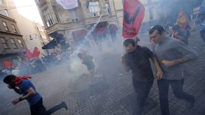 احتجاجات واشتباكات في عدد من أحياء اسطنبول