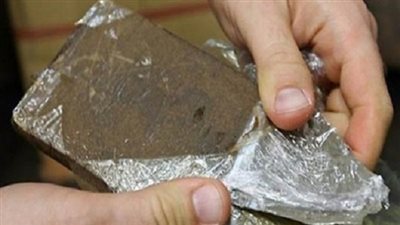 ضبط شاب بحوزته 9 قطع حشيش بمترو الأنفاق 