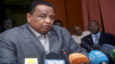 وزير سوداني: عودة النازحين إلي دارفور يحتم خروج قوات الـ