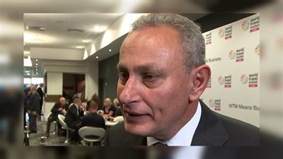 سفير مصر بلندن يؤكد التعاون المشترك لرفع حظر السفر إلى شرم الشيخ