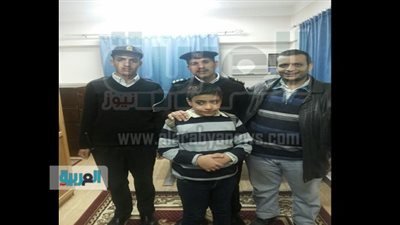شرطة النقل تعيد طفلًا تائهًا إلى أهله بمحطة حلوان