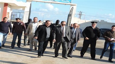 بالصور.. مدير الأمن يقود حمله أمنية على مطاحن مطروح 