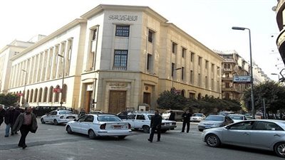 البنك المركزي يبيع 39.4 مليون دولار للبنوك بسعر 7.73 جنيه