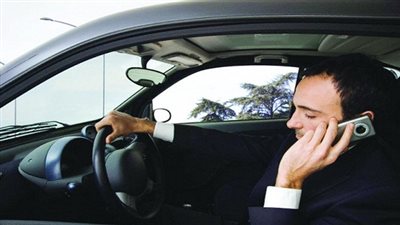 بريطانيا تدرس تغليظ عقوبات استخدام التليفونات المحمولة أثناء القيادة