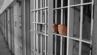 صحيفة سعودية: السجن 4 سنوات لكاتب والمنع 15 عاما لتهييجه الرأى العام