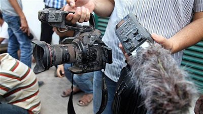 مئات الصحفيين يتظاهرون في صربيا للمطالبة بإقالة وزير الدفاع لإهانة صحفية