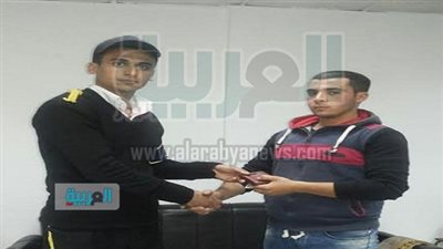 إعادة حافظة نقود لصاحبها بمحطة مترو 