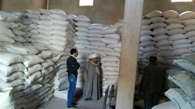 ضبط طن سكر و200 كيلو دقيق مجهولة المصدر في حملة تموينية بالقليوبية 