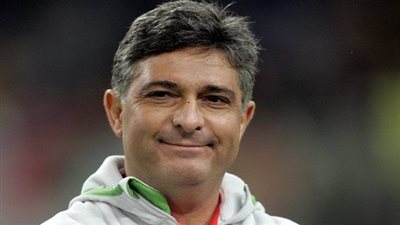 من أولها.. باكيتا يقدم فروض الولاء لـ