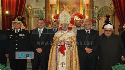 بالصور.. محافظ القاهرة يشارك الأقباط احتفالات عيد الميلاد