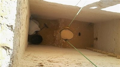 بعثة آثار المنيا تناشد الوزير بصرف أجور عمال الحفر 