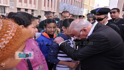 محافظ بورسعيد يوجّه بتوفير العمالة لمجمع مدارس علي سليمان