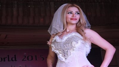 بالصور.. إطلالة جريئة لملكة جمال سوريا في أحدث جلسة تصوير