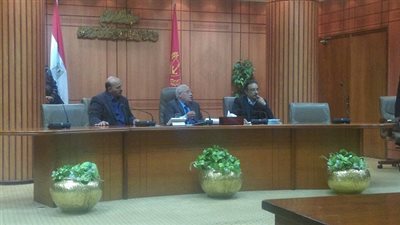 بالصور.. اجتماع محافظ بورسعيد بمتضرري الإسكان الاجتماعي